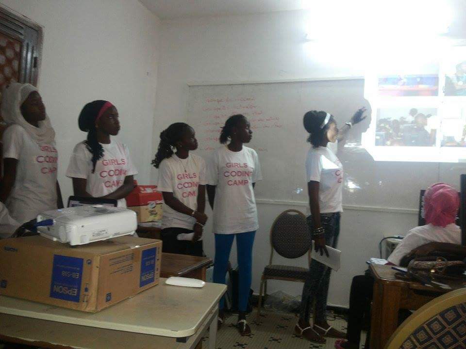 jjiguenetech's tweet photo. Dernier jour de formation. Présentation du site Web conçu #GirlsCodingCamp #Thiès @Binta_Coudy @ImagiNAfrika http://t.co/OAclUMCQd6