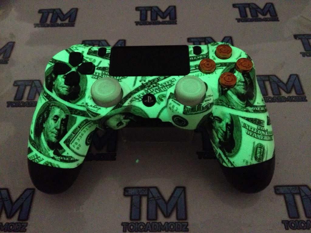 TOicADModz's tweet image. Dolares y joysticks lumisniscentes!!!!