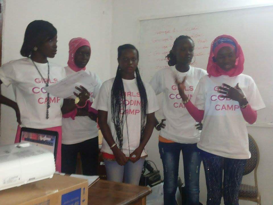 jjiguenetech's tweet photo. Dernier jour de formation. Présentation du site Web conçu #GirlsCodingCamp #Thiès @Binta_Coudy @ImagiNAfrika http://t.co/OAclUMCQd6
