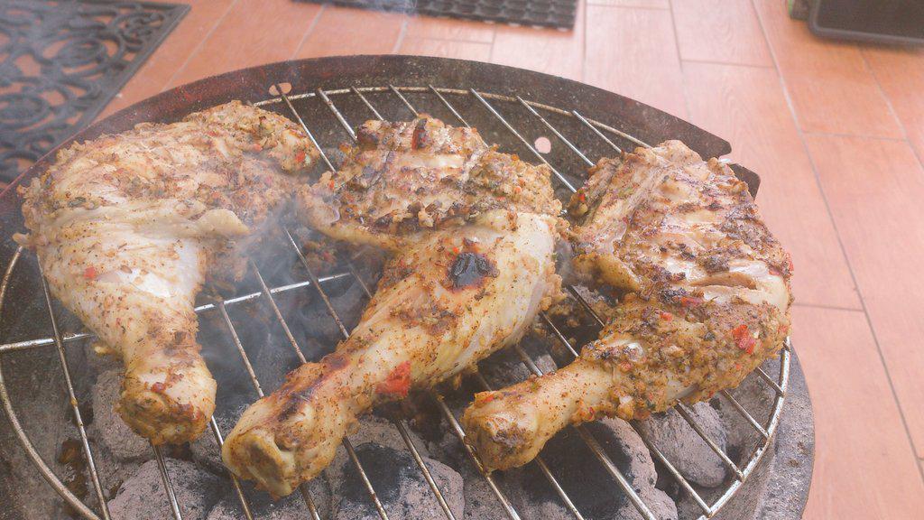 Shan_shaman's tweet photo. #chickenjerk they see me grillin' they hatin' http://t.co/5iN72zyHrc
