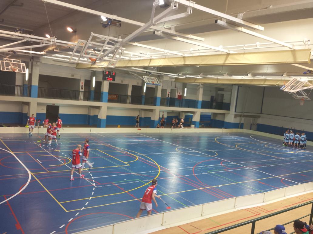 Comienza la final masculina UMEA Oilers contra HFB.

#solcup #floorball #fuengirola #2015
