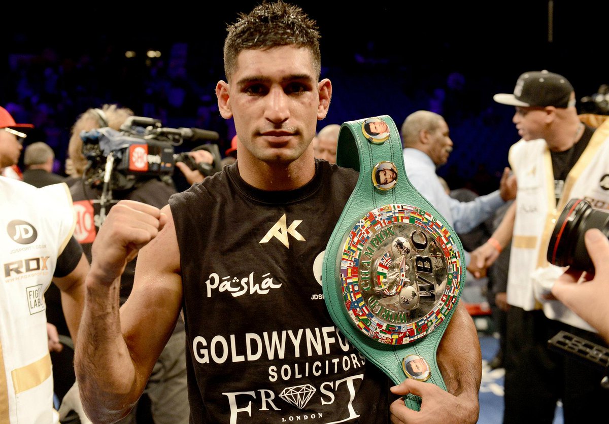 BBCSport's tweet photo. Amir Khan says Floyd Mayweather's manager told him "let's get that fight on" 

Full story: http://t.co/PKBLvrKWgw http://t.co/issTiuyD5x