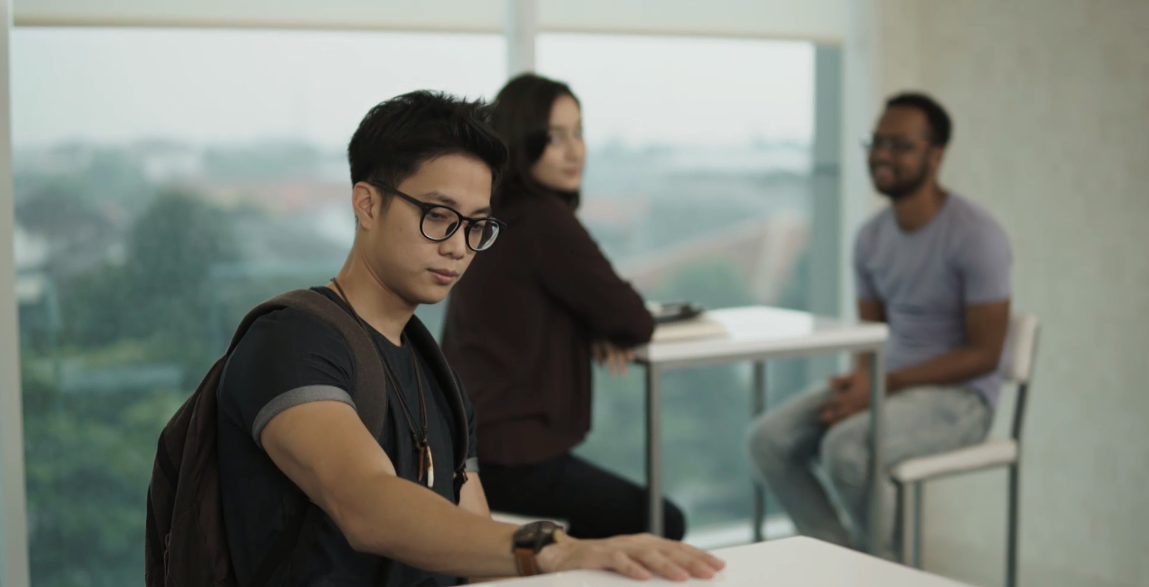 mdtvindonesia's tweet photo. Vigo masih setia aja nemenin AY Dara ngobrol sama Joe. #StereoNETeps7 @NET_Stereo http://t.co/ZyLvzgiLGX