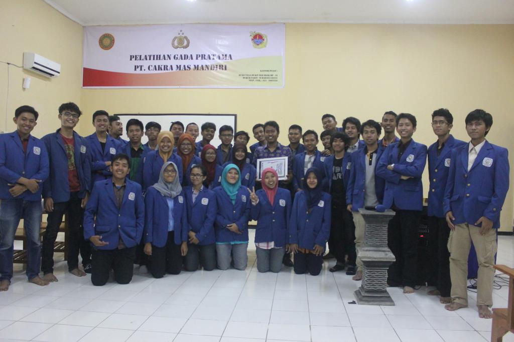 BEM_ITS's tweet photo. Calon pengemban amanah bukan sekadar bualan belaka, tp bukti nyata bergerak untuk KM ITS dan Bangsa #PSDM #FLS2015 http://t.co/dpzNJfH77F