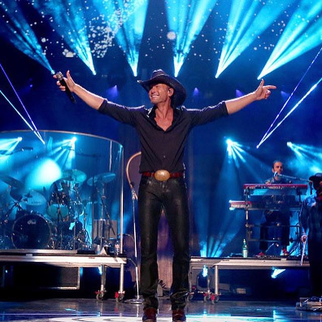   And the crowd sang Happy Birthday Tim McGraw!!         .   