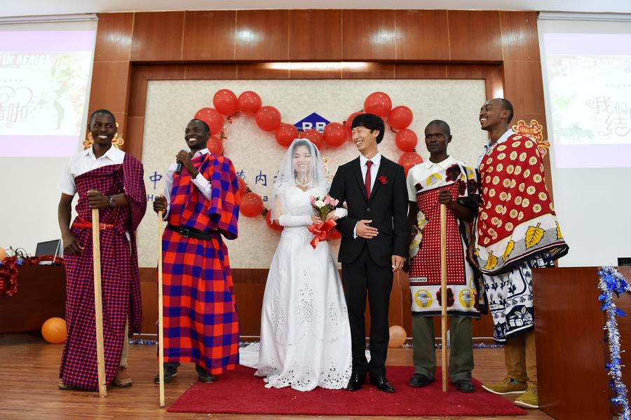 Mix-style wedding shows deepening business, cultural bonds between China, Africa xhne.ws/Tj1CK