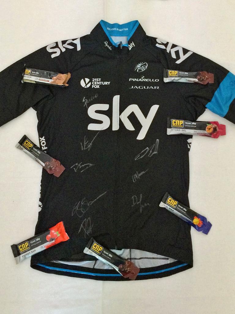 INEOSGrenadiers's tweet image. Follow @cnpcycling &amp;amp; RT this to be in with a chance of winning a signed #TdY @TeamSky jersey &amp;amp; £100 of CNP products!