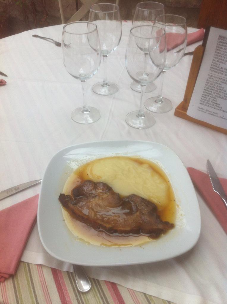 mavi_hotel's tweet photo. #FelizDiadelaMadre día de celebración entre familiares,¿Qué os parece la oferta? #FelizDomingo #Familia http://t.co/aaRBoK4TQ5
