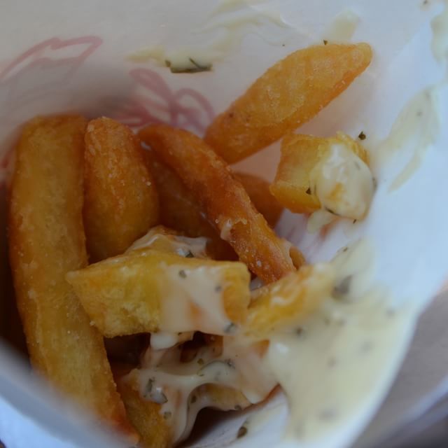 OmriRoden's tweet photo. building on fries here... I always run out of sauce. Sauce distribution techniques need to… http://t.co/zzqUp2FLd3 http://t.co/qoMJnj2eRH