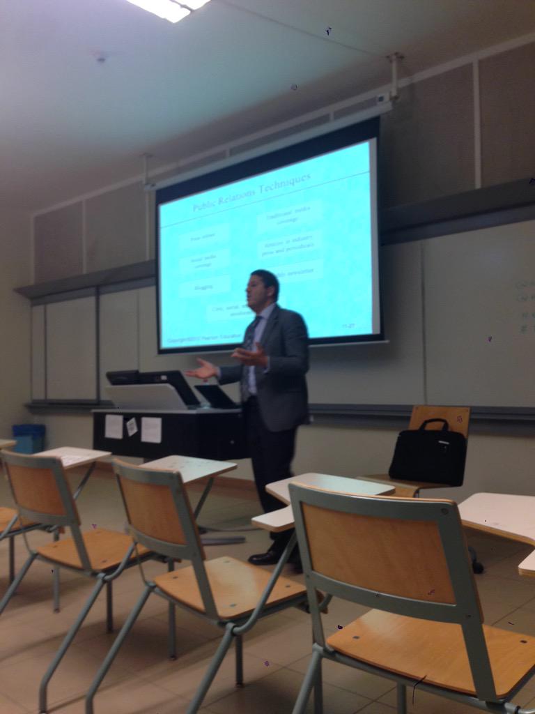 malakelhusseiny's tweet photo. #entr4102 @AUC_MFA @AUC_Business todays lecture; public relations and giving back to the community http://t.co/KT2vdkUMzK