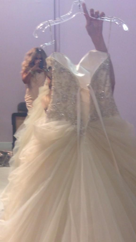 TheBridgetSmith's tweet photo. So many gorgeous gowns showcased at the opening of @RomanGarcia1 's beautiful new boutique @bridalconnectsa http://t.co/8Rl1k4Z5Dr
