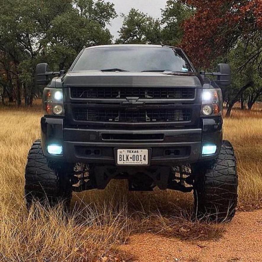 ChevysDaily's tweet photo. #bowtieslutz ⚫️♣️♠️ http://t.co/0ZLTPCo3pj