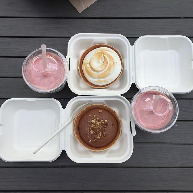 NorwayInstagram's tweet photo. Pie and Smoothie time! #smoothie #pie #hellogoodpie #mathallen #oslo #norway #nofilter #iphoneonly #visitoslo #visi⦠http://t.co/ZOwsnypbOi