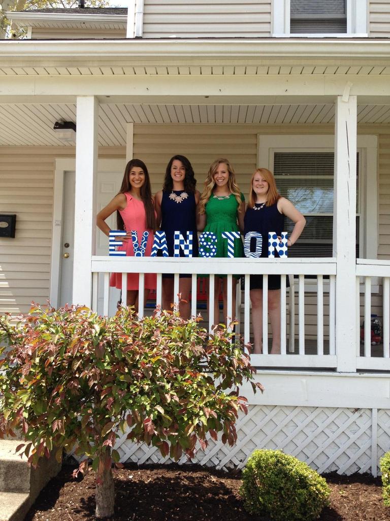 the_red_ace_21's tweet photo. Congratulations to these wonderful ladies! Hope your years here were memorable #UDgrads #flyer15grad http://t.co/U6SrzZELuf