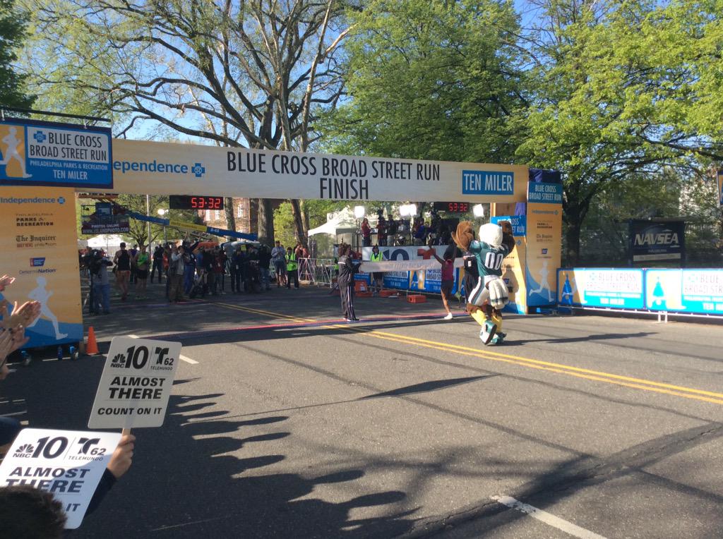 IBXRun10's tweet photo. Our women's champion finishing strong!! http://t.co/vK3bCRe8dW