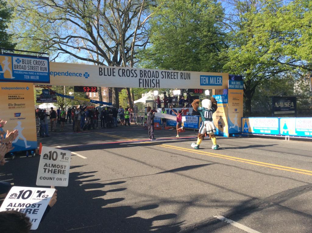 IBXRun10's tweet photo. Our women's champion finishing strong!! http://t.co/vK3bCRe8dW