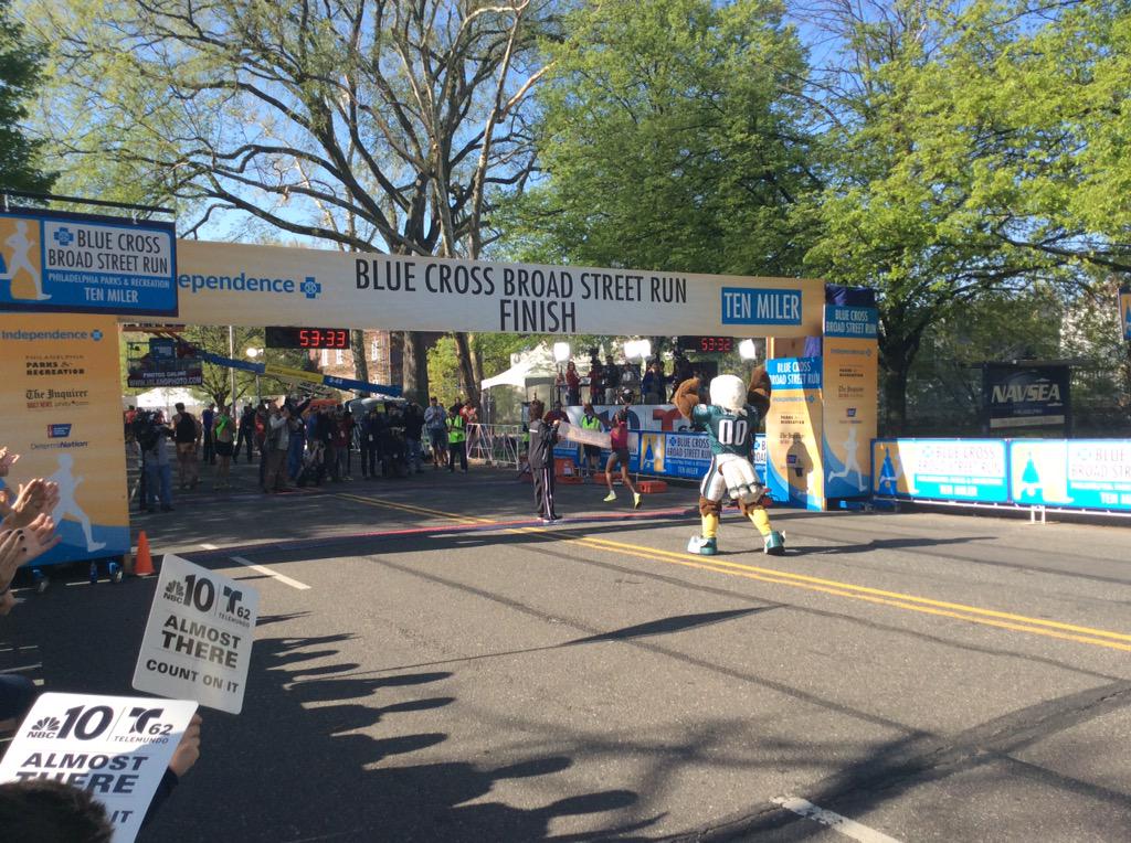 IBXRun10's tweet photo. Our women's champion finishing strong!! http://t.co/vK3bCRe8dW