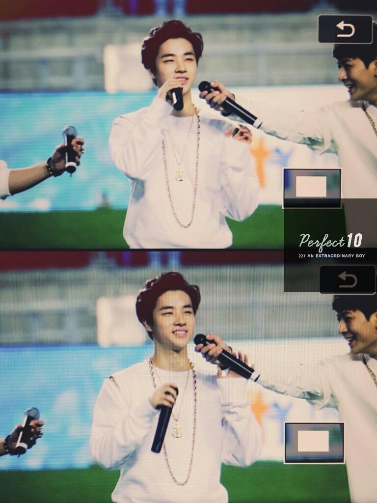 [PREVIEW] 150503 JinHwan nd half-body YunHyung(???) @ SUWON JS CUP (Cr: Perfect_1221) #iKONSuwonJSCup #iKON #JinHwan