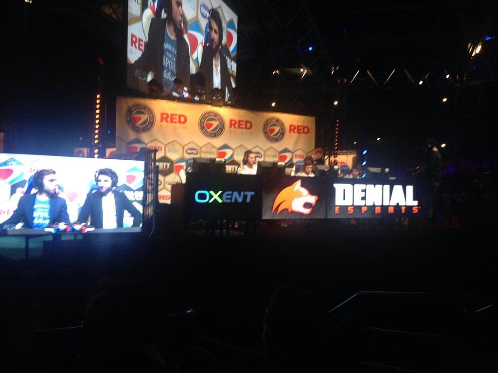 Cris_Mend0's tweet photo. #ESWC2015 #Denial @eVasionFR http://t.co/tpdDr3EGY0
