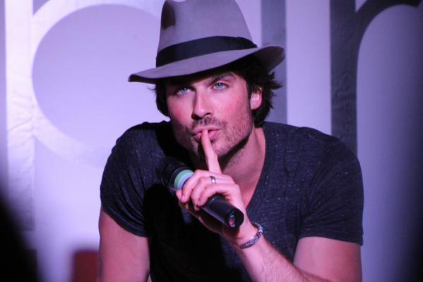 ohsmoldy's tweet photo. acorda sofrendo por ian somerhalder já virou rotina #VampireAttraction2015 http://t.co/x5F0BJTV3D