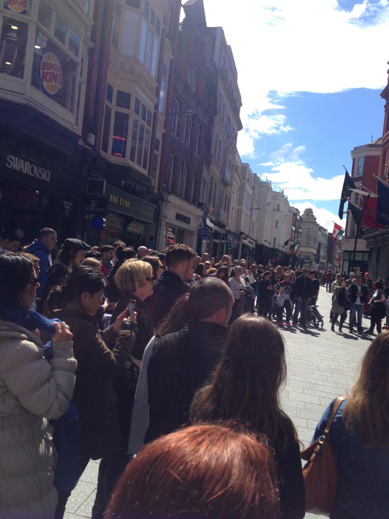 Foxigav's tweet photo. @Keywestofficial sounding very good on grafton street today! #sundayINdublin #sunnysunday http://t.co/4olPQI6xmQ