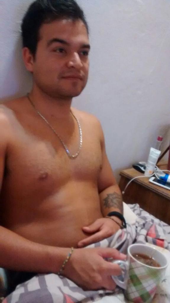 GastonCorrea17's tweet photo. En cama http://t.co/kxsTC4OmaQ