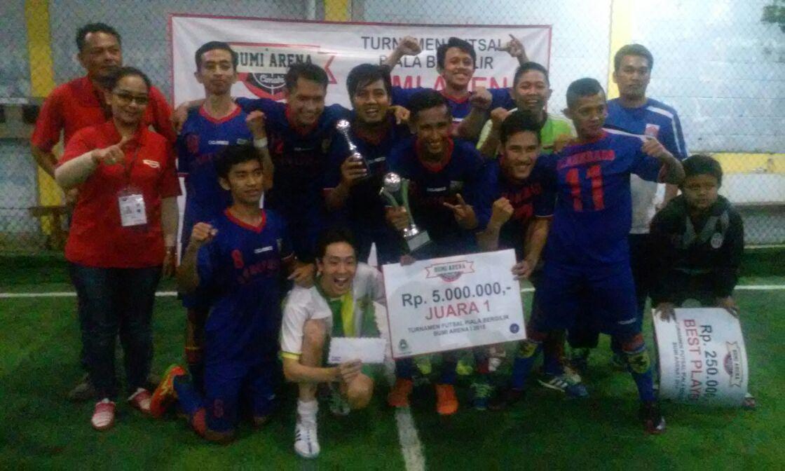 DKRC_Fusion's tweet photo. DKRC JUARAAAA !!! Nuhun kasadayana   pics by @BogiemSofyan http://t.co/vhYxnc8Tc2