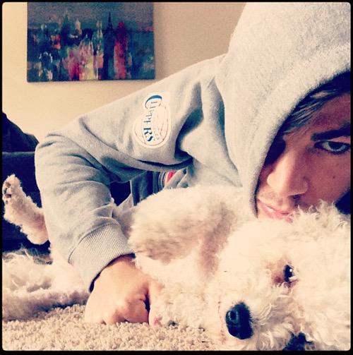 Salem_Ross's tweet photo. One of those morning where we just wanna lay around. http://t.co/07DaYpglOP