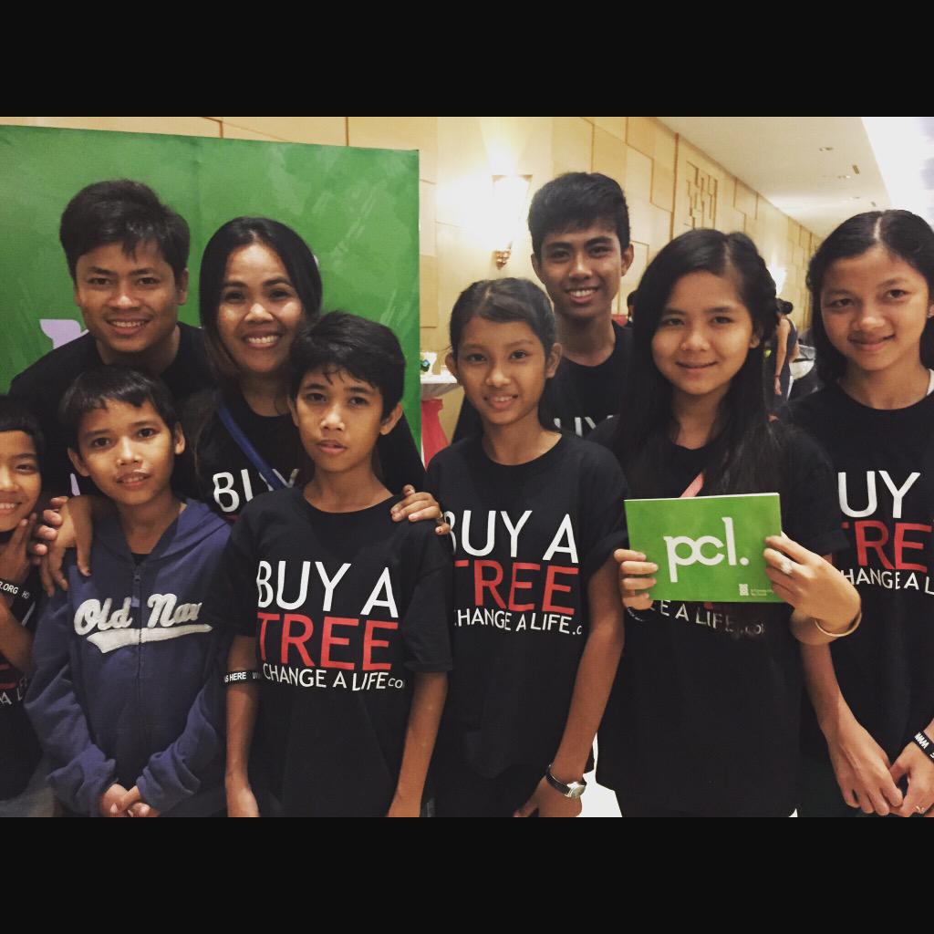 MayorKBrooks's tweet image. Here&apos;s the reason we are here!
@PeopleforCare is serving the next gen leaders in Cambodia. 

#communityforgood