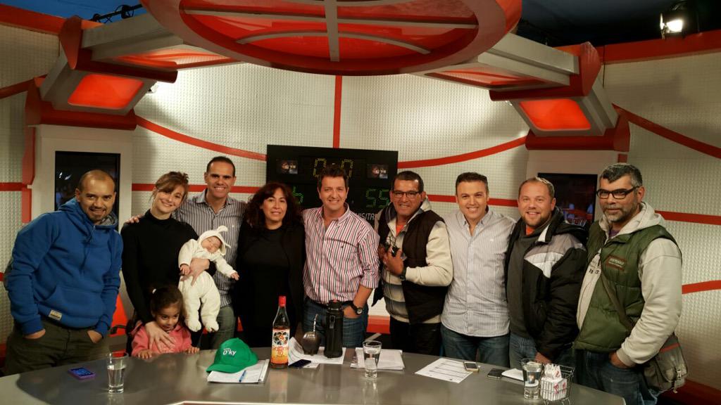 Buysan's tweet photo. Un placer haber difundido el basquetbol 9 años en @675basquet. Gracias a todo el equipo!! http://t.co/Bx0BDs9731