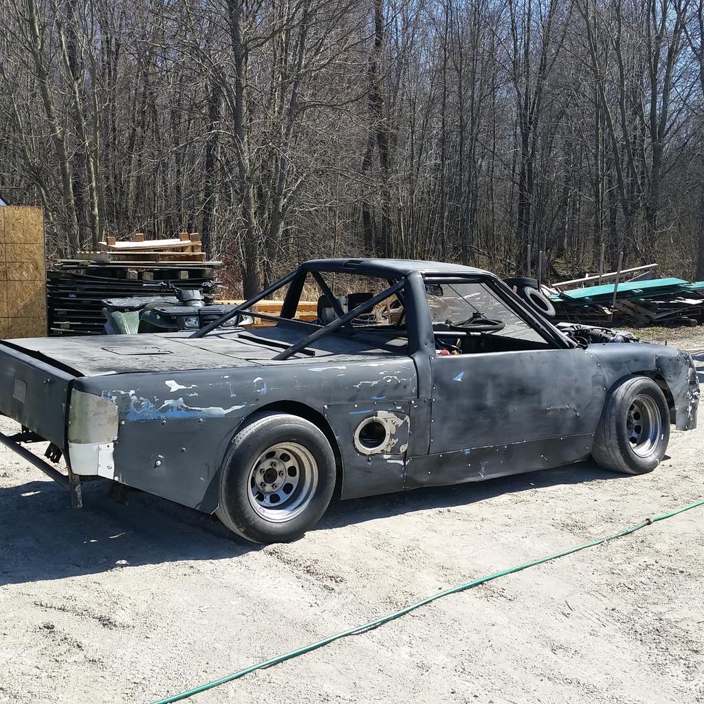 Mr__Nine's tweet photo. Off to finish painting the #9 renegade truck for my season @PtboSpeedway #letsgoracingboys #returnofthe#9 http://t.co/mOdPB0zcX1
