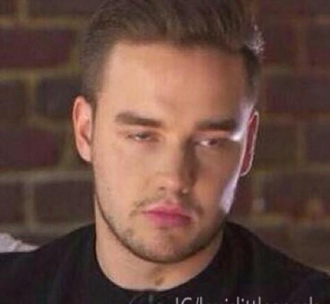 ohcooldemi's tweet photo. elflerin saçma disslerini görünce ben #BestFandomCA2015 Directioners http://t.co/a1WKyZ2Q84