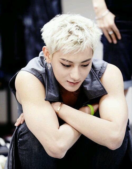 Because I didn\t really message anything for (Waah~! Happy birthday Huang Zitao! )
BAM!
Arm muscles what 