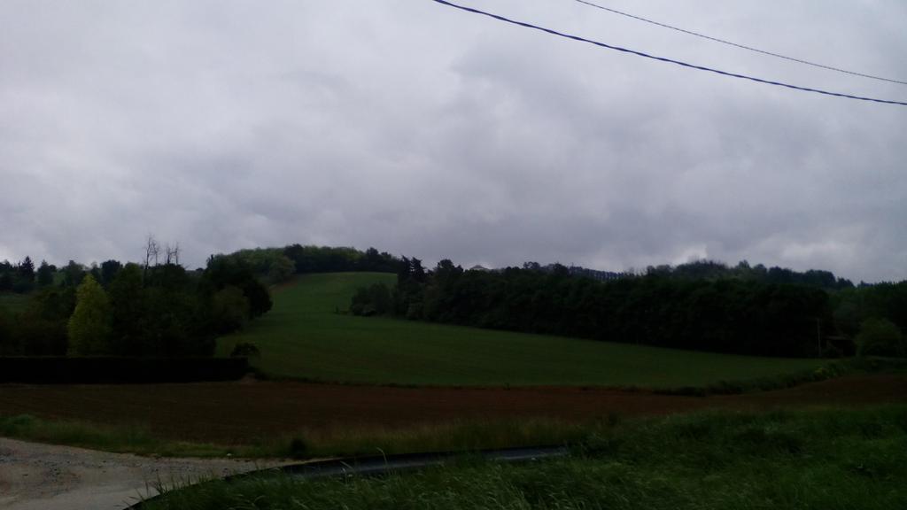 SimonaSr29's tweet photo. #valmadonna
#piemonte
#colline http://t.co/ZJpS9fD9gG