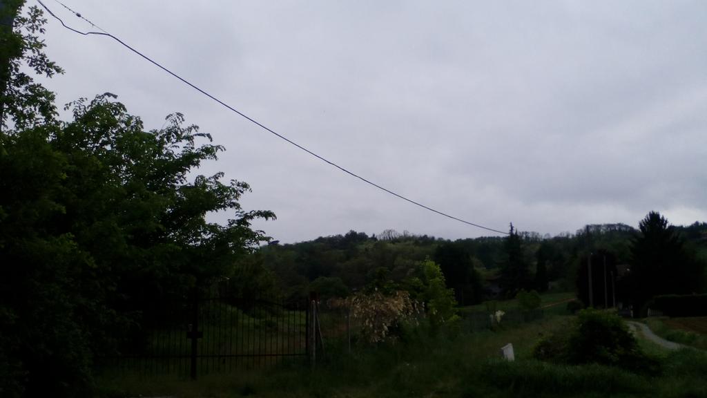 SimonaSr29's tweet photo. #valmadonna
#piemonte
#colline http://t.co/ZJpS9fD9gG