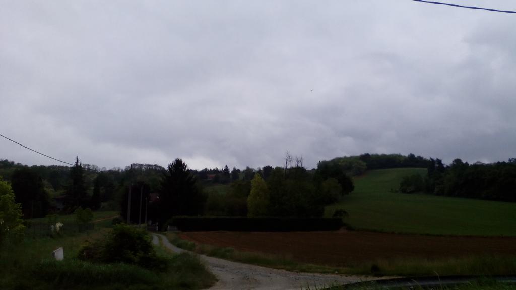 SimonaSr29's tweet photo. #valmadonna
#piemonte
#colline http://t.co/ZJpS9fD9gG