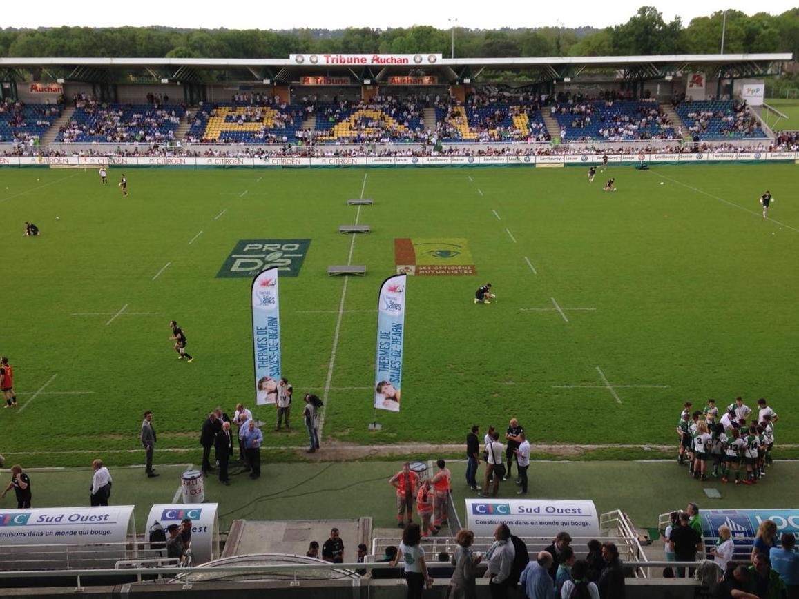 AlexandreVau's tweet photo. #SPUSCXV La fête va pouvoir commencer! @SectionPaloise @USCXV au #Hameau. M -15 en intégralité sur @Bleu_Bearn http://t.co/nTRI2adESu