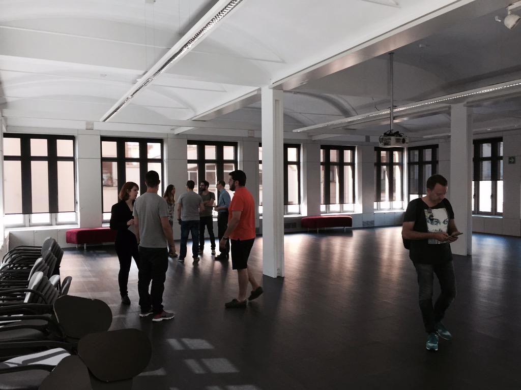 liderarmente's tweet photo. Últimos preparativos para el speednetworking de #SmartMoney Barcelona http://t.co/LWZVTSd8RE