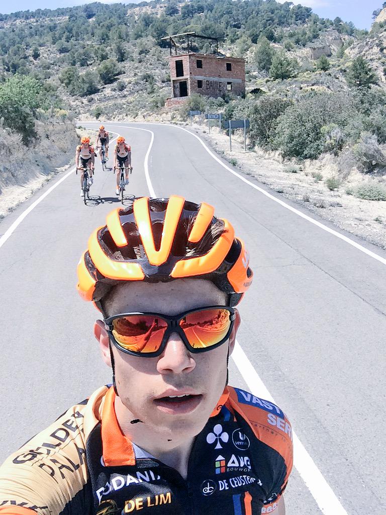 6h ride with 34 degrees Celsius. Thanks @vgsct for the support. Needed 15 bottles today I guess..