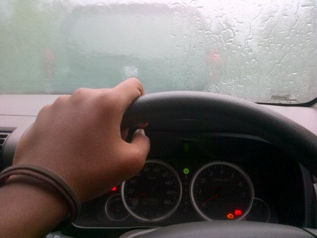 SamuelJoshseph's tweet photo. Puncak punya jalan cetmacet terus.- http://t.co/NVDuPnmmiZ