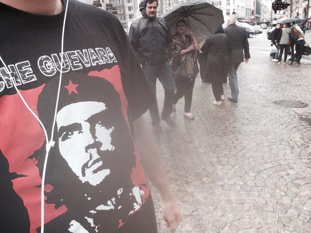 Watjes met hun paraplu's. #amsterdam #dam