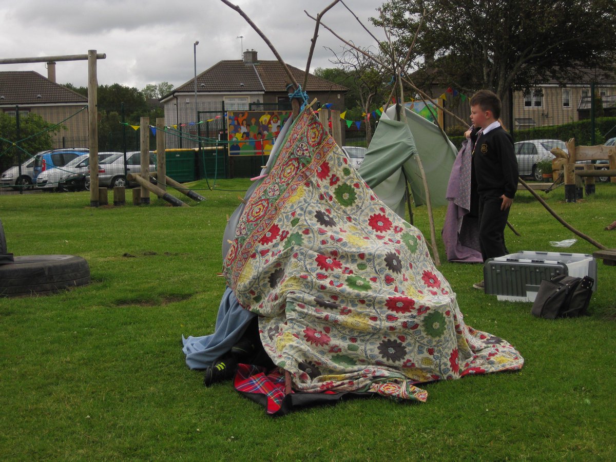 DHughesScotland's tweet photo. Look out for National Den Day @SaveChildrenSCO and @ThornliePrimary at end of May #freedom #childrenspace #creativity http://t.co/W0HSkcUJwS