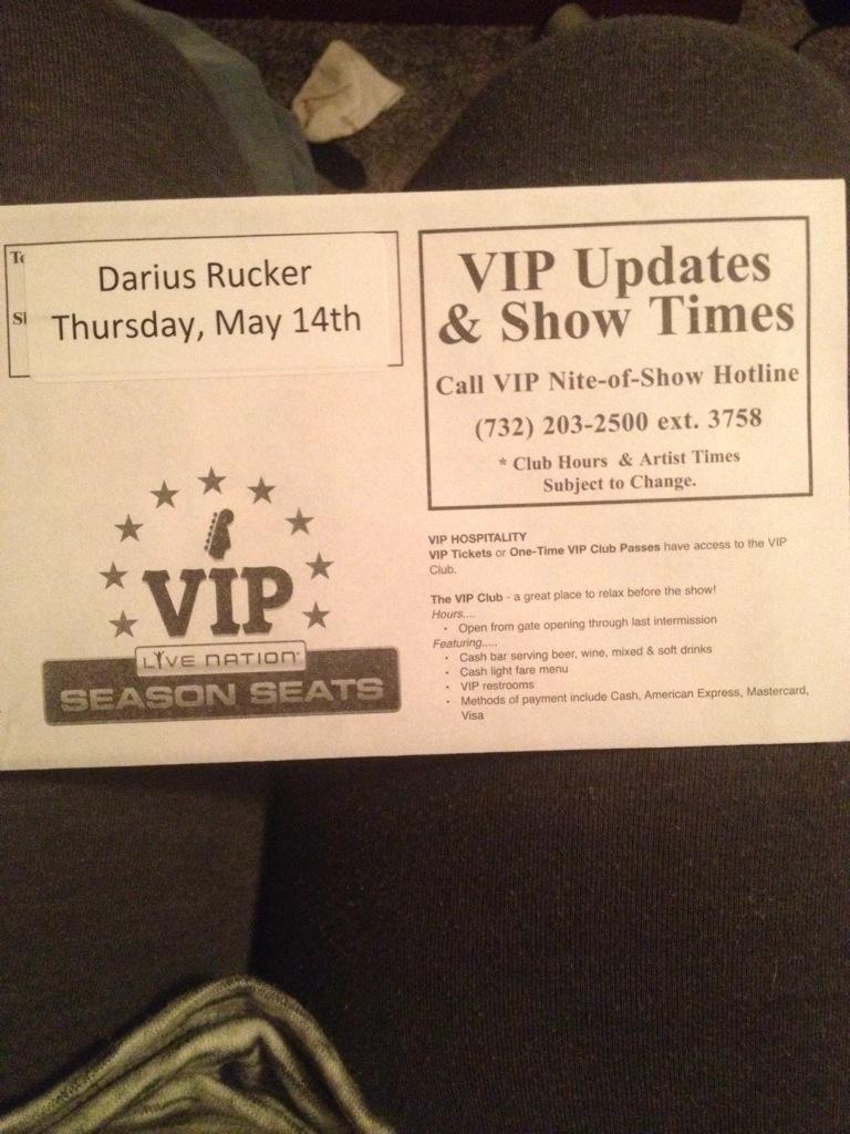 VIP seats to see Darius Rucker from the best dad ever! happy birthday to me 