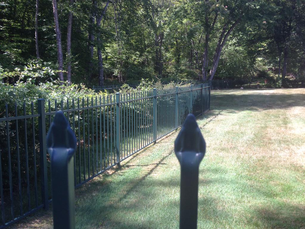 DirectAFG's tweet image. #Aluminumfencepanels are strong and beautiful; more sustainable than iron, vinyl and wood.