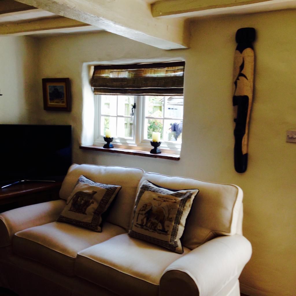 JuneWatmore's tweet image. Unlined #romanblind to match an African #designer room.