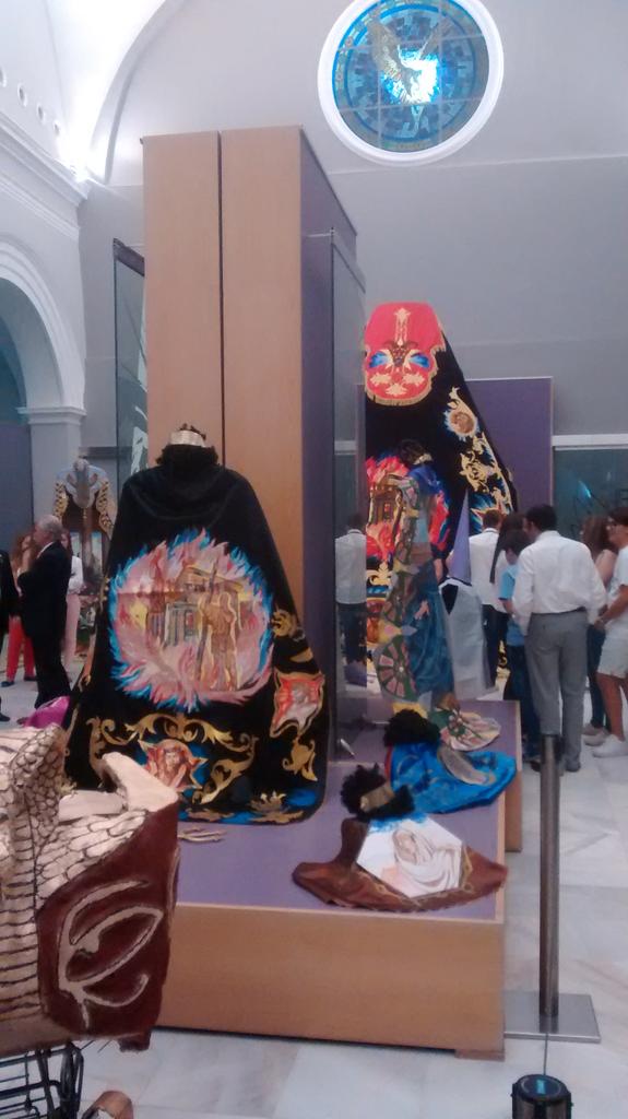 PasoBlanco_3's tweet photo. Inauguración de la XI exposición "El Blanco del Papel" magnífico trabajo el de @ajpasoblanco http://t.co/K64KSURWem