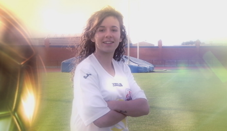 DeportesCMM's tweet photo. RT si crees que Esther Martin jugadora del @daimielrcf femenino merece ganar el #BalóndeCLM como mejor jugadora http://t.co/XpYgFuFLRe