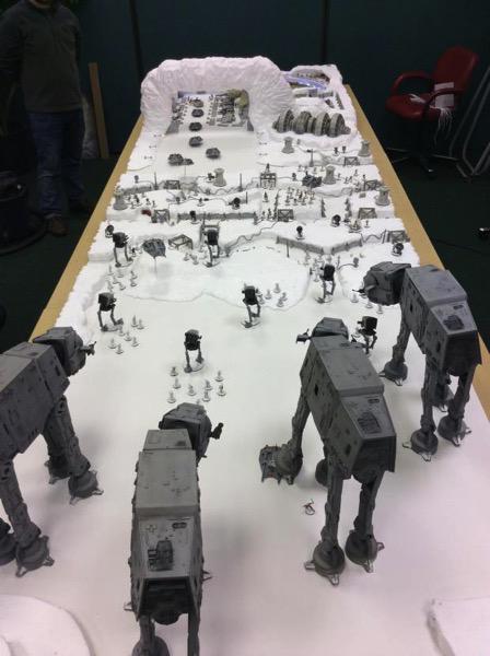 _DIY_Story's tweet photo. Battle of Hoth Recreated on Gaming Table for Salute 2015 #SciFiSunday #art http://t.co/judKLWxbcc http://t.co/i5wyaFgLoK