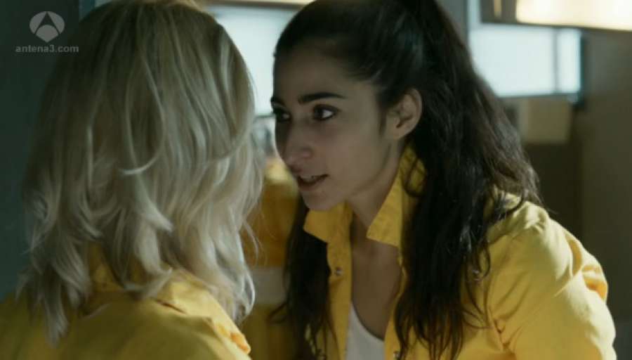 antena3com's tweet photo. Mañana, @visavisoficial en Antena 3. Saray le hará la vida imposible a Macarena
http://t.co/DYSg6v0269 #VisAVis http://t.co/51ZQfmfJMA