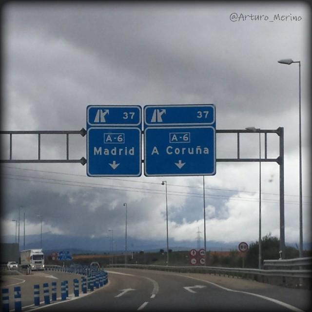 Arturo_Merino's tweet photo. Uyy que dilema .... De vuelta a casa #PuenteOFF http://t.co/ahapYPSdrX